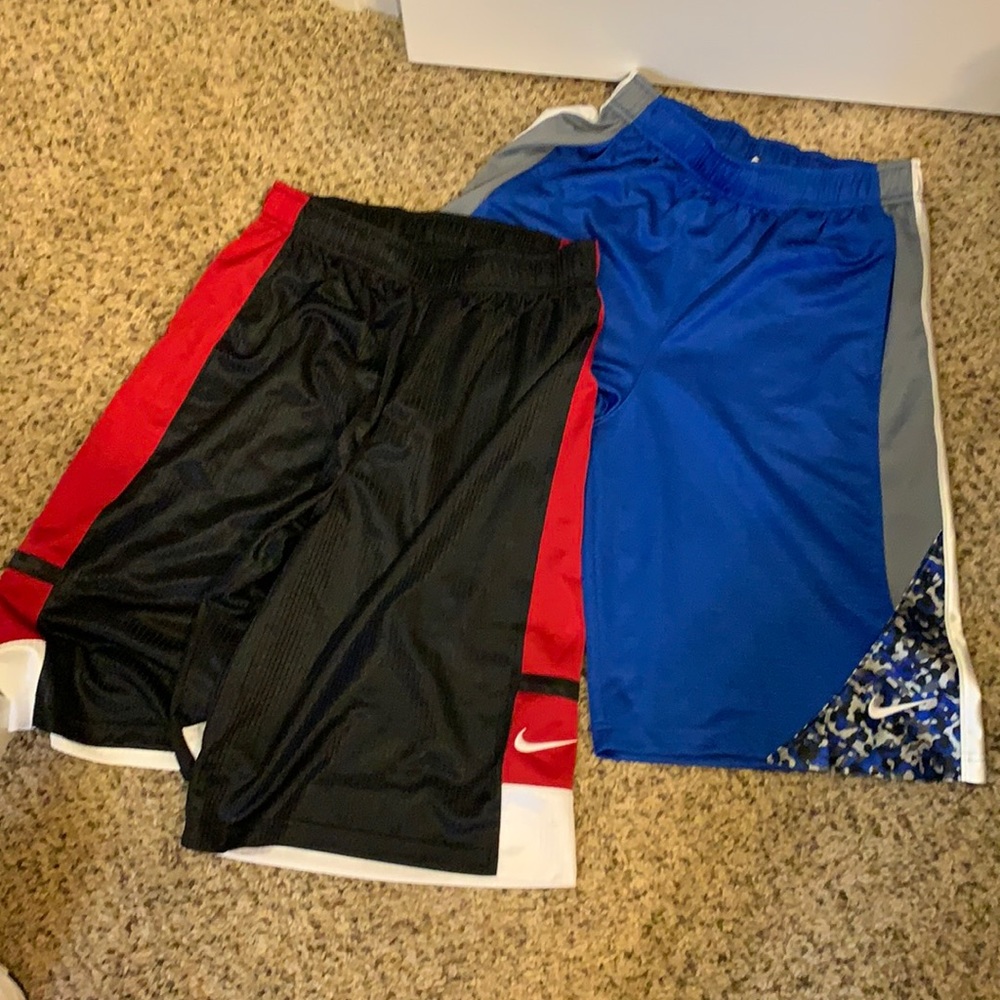 Nike Large athletic shorts (2 pairs)